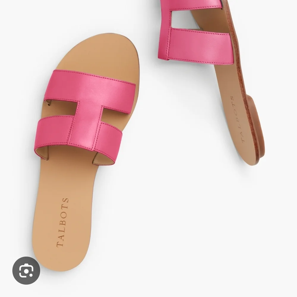 Talbots Hannah Vachetta Leather Flat Slides Sandals Sz 9. Barbie Pink Classic
